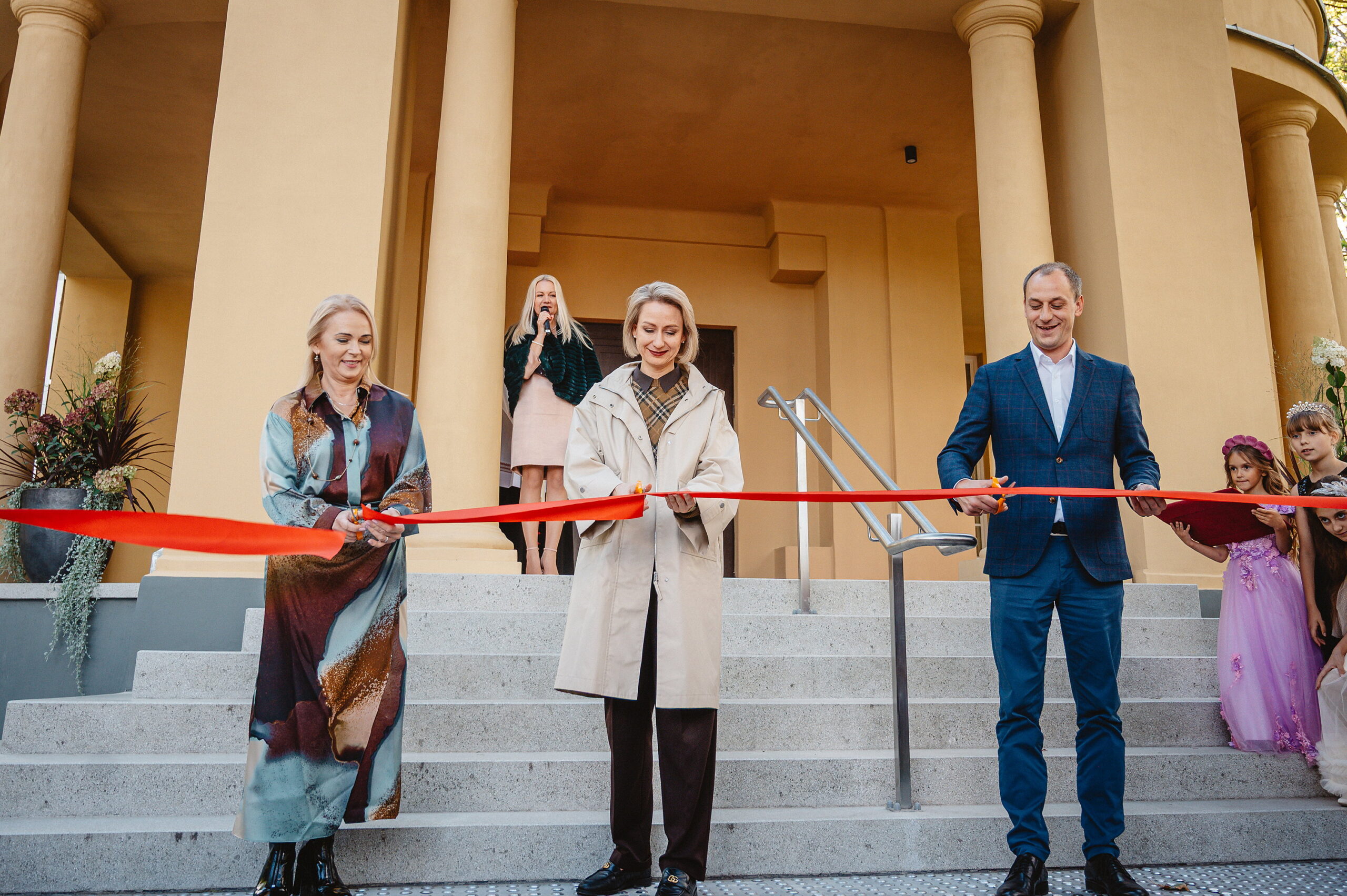 Kauno miesto savivaldybė Vytauto parke atverta atnaujinta Kauno Miko Petrausko scenos menų mokykla