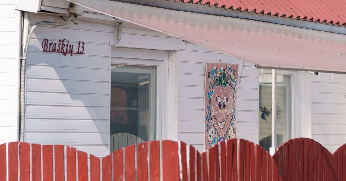 čia gyveno dailininkas A. Samuolis, pūkuotukų kūrėja S. Samulevičienė, augo obelų ir vyšnių sodai