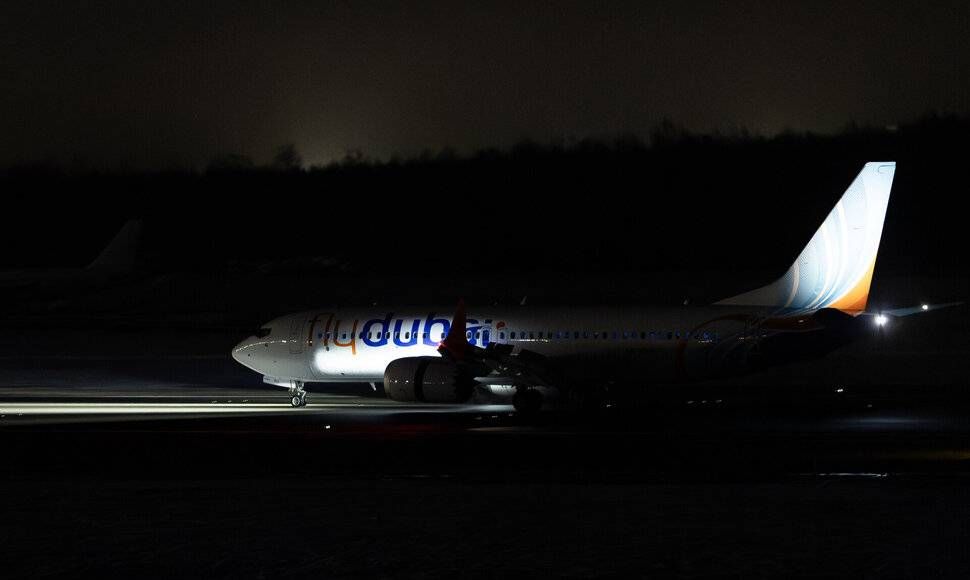 evakuaciniu skrydžiu iš Dubajaus planuojama grąžinti apie 100 Lietuvos piliečių